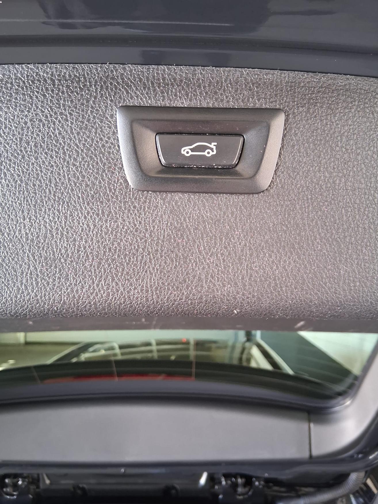 BMW 330d xDrive SAG Touring-image-6