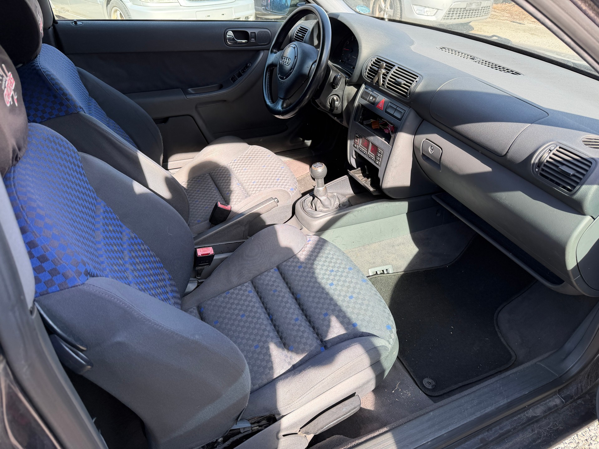 AUDI A3 1.8 T Ambition-image-7