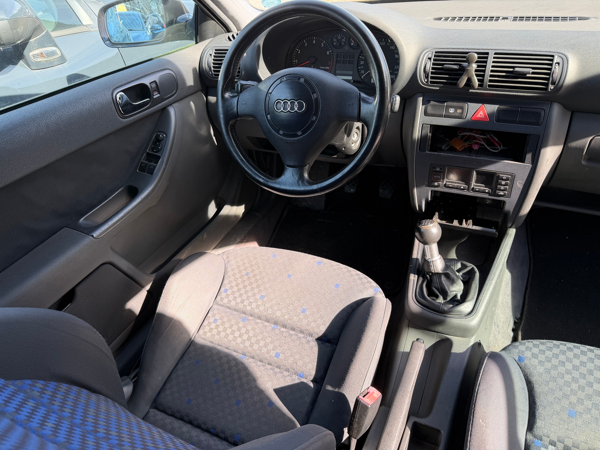 AUDI A3 1.8 T Ambition-image-10