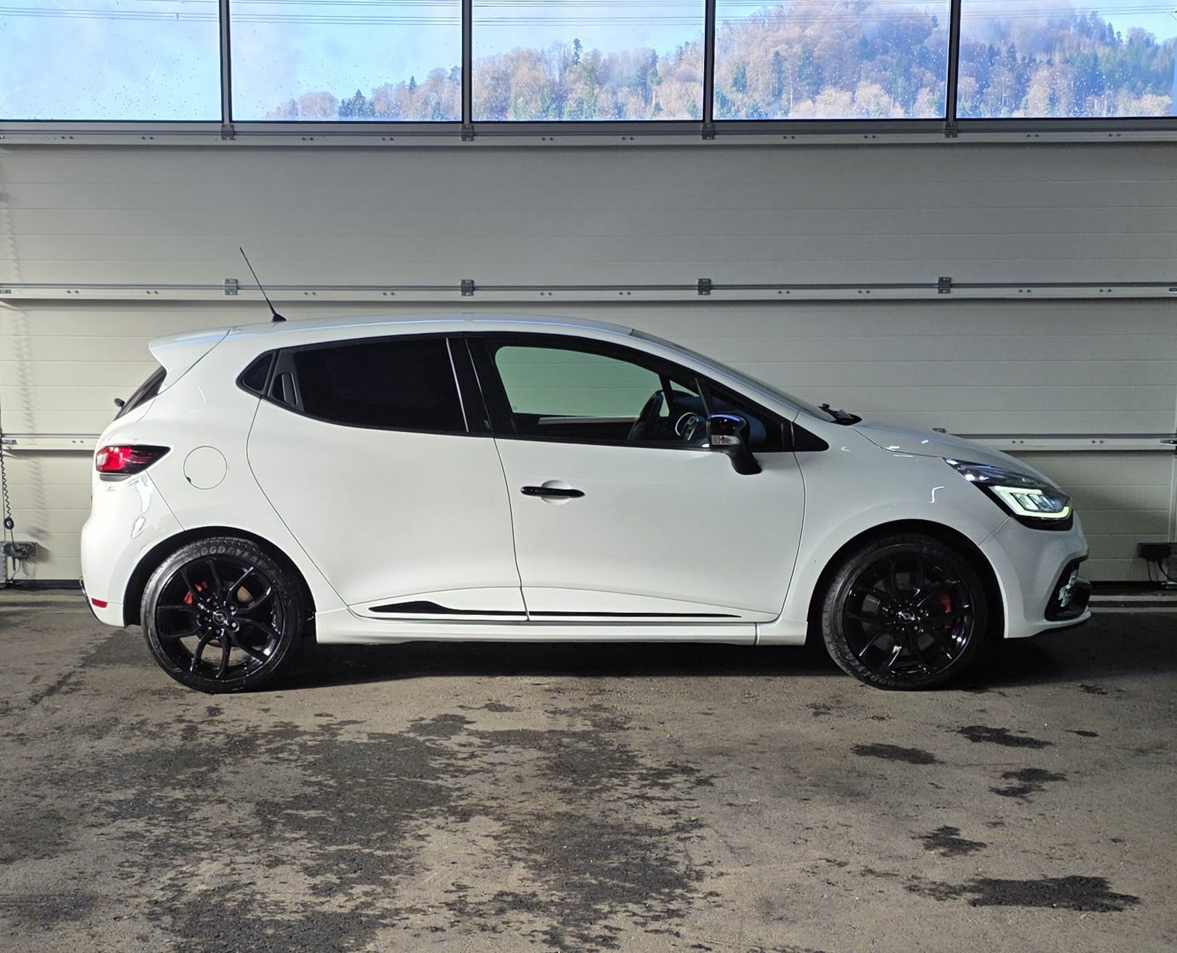 RENAULT Clio 1.6 T RS 200 EDC *CH FAHRZEUG* FRISCH AB MFK*-image-5
