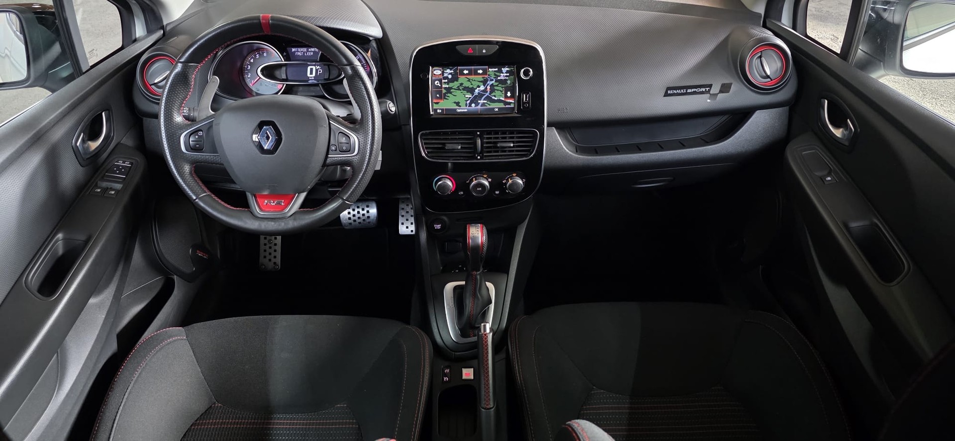 RENAULT Clio 1.6 T RS 200 EDC *CH FAHRZEUG* FRISCH AB MFK*-image-10