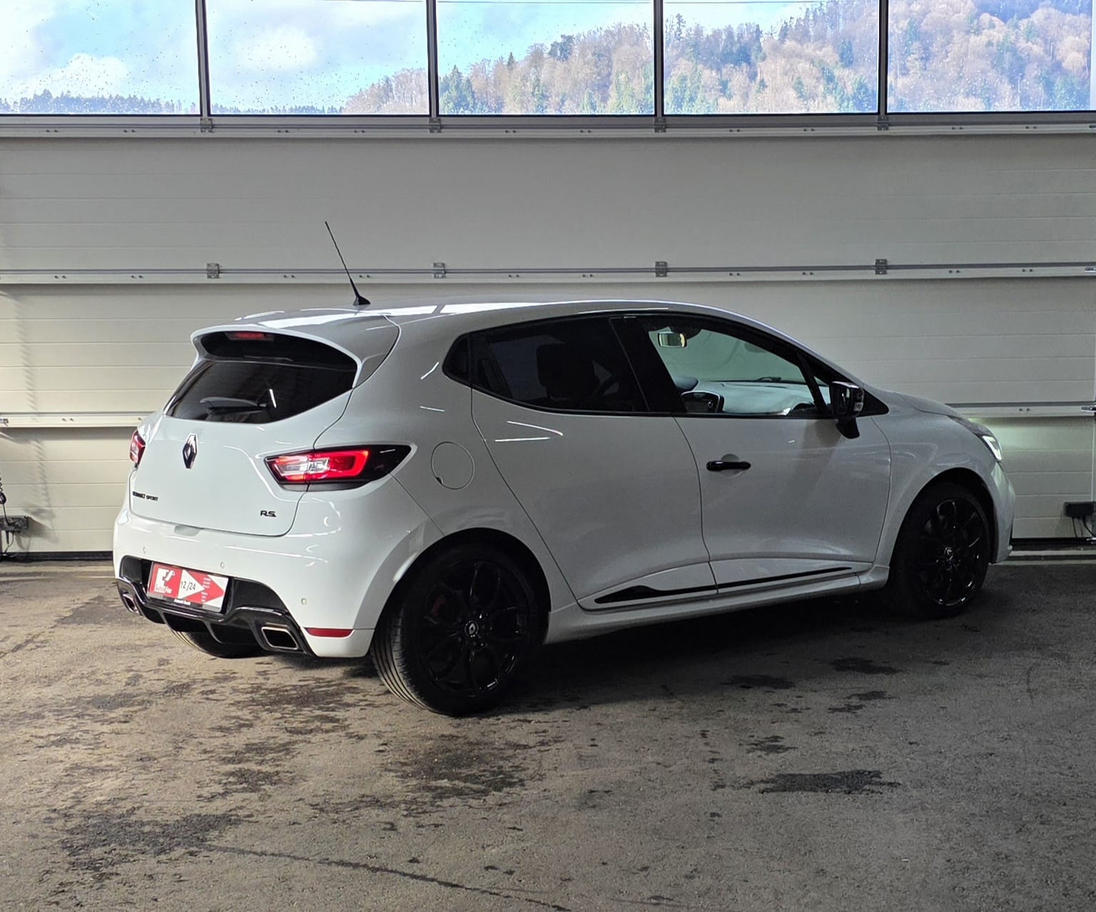 RENAULT Clio 1.6 T RS 200 EDC *CH FAHRZEUG* FRISCH AB MFK*-image-4