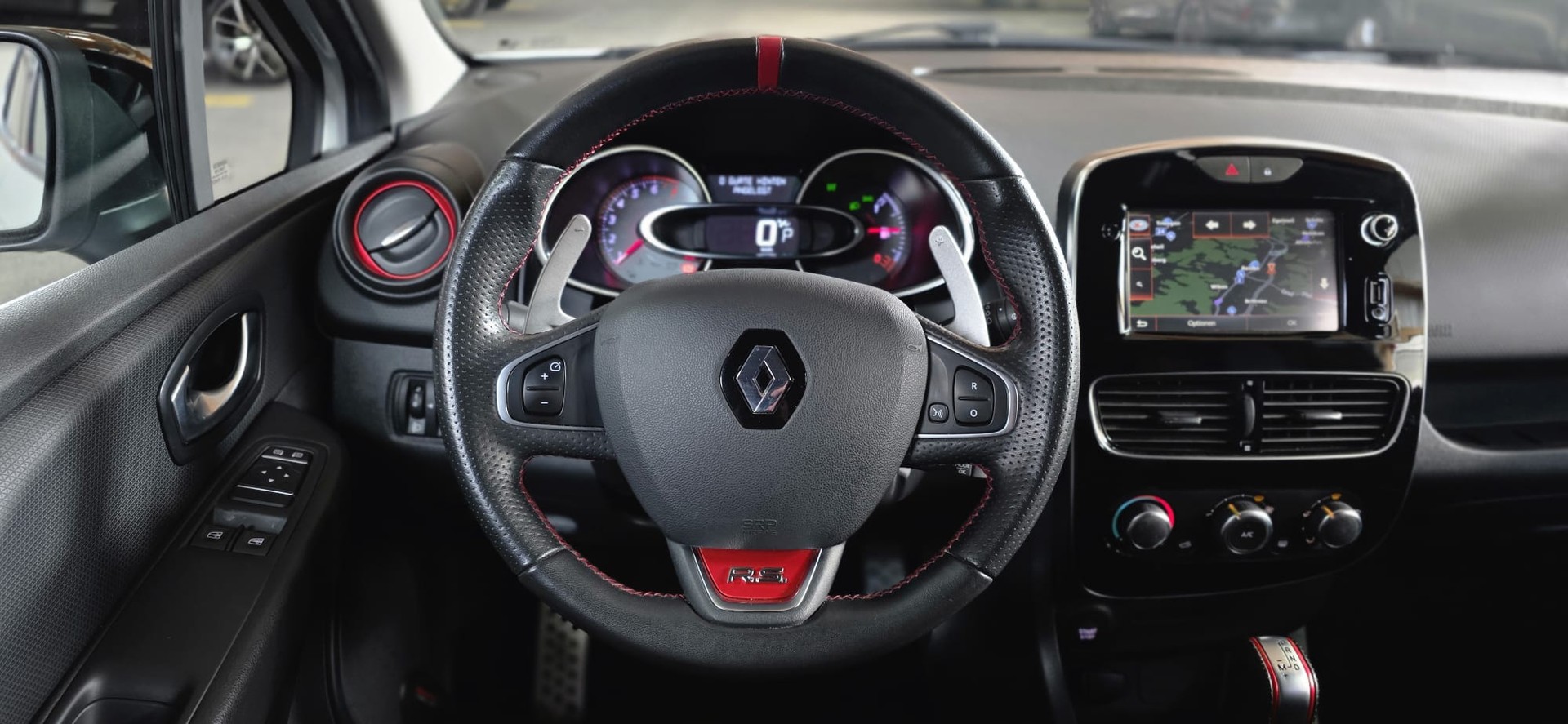 RENAULT Clio 1.6 T RS 200 EDC *CH FAHRZEUG* FRISCH AB MFK*-image-11