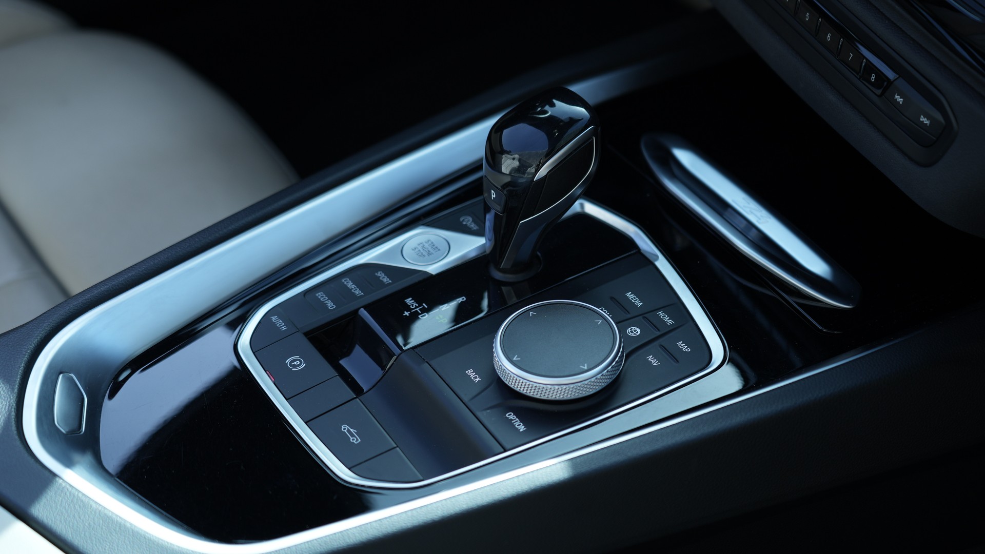 BMW Z4 sDrive 20i M Sport Steptronic-image-8