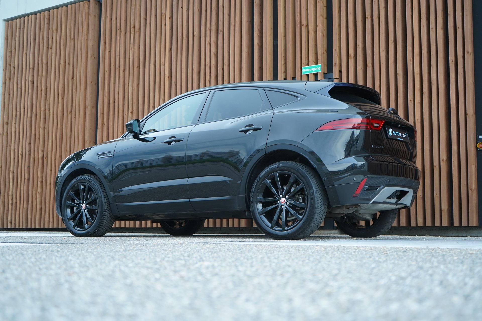 JAGUAR E-PACE 2.0d D165 R-DYNAMIK AWD BLACK l 163 PS-image-7