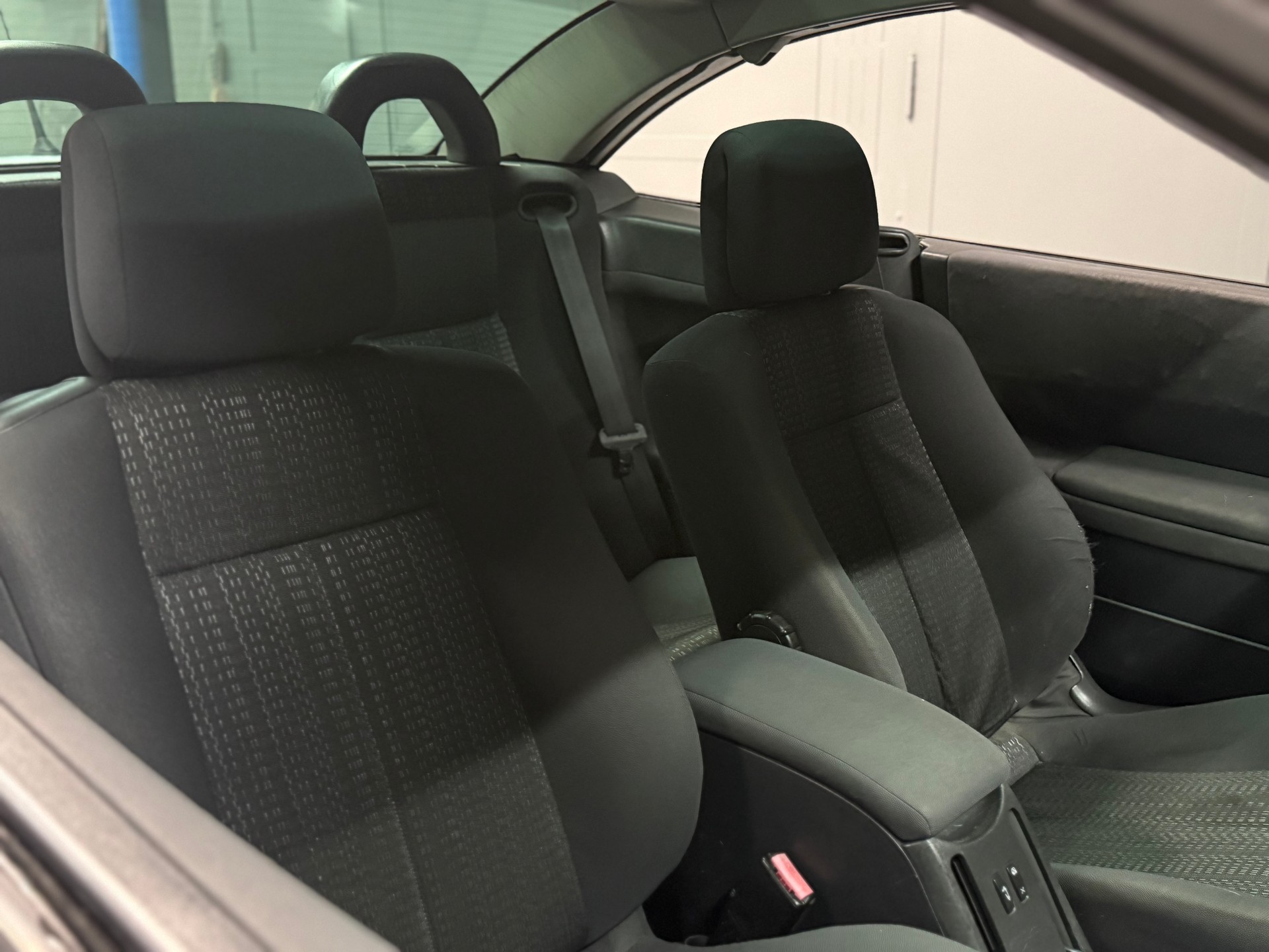 RENAULT Mégane C-C 2.0 16V Dynamique Confort-image-12