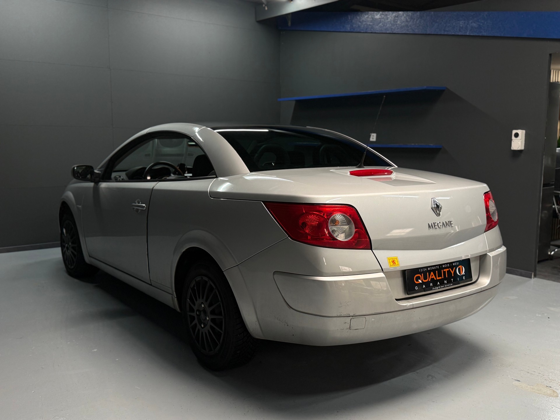 RENAULT Mégane C-C 2.0 16V Dynamique Confort-image-4