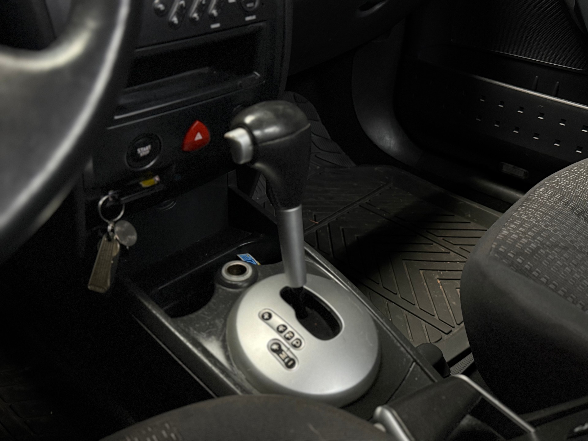 RENAULT Mégane C-C 2.0 16V Dynamique Confort-image-10