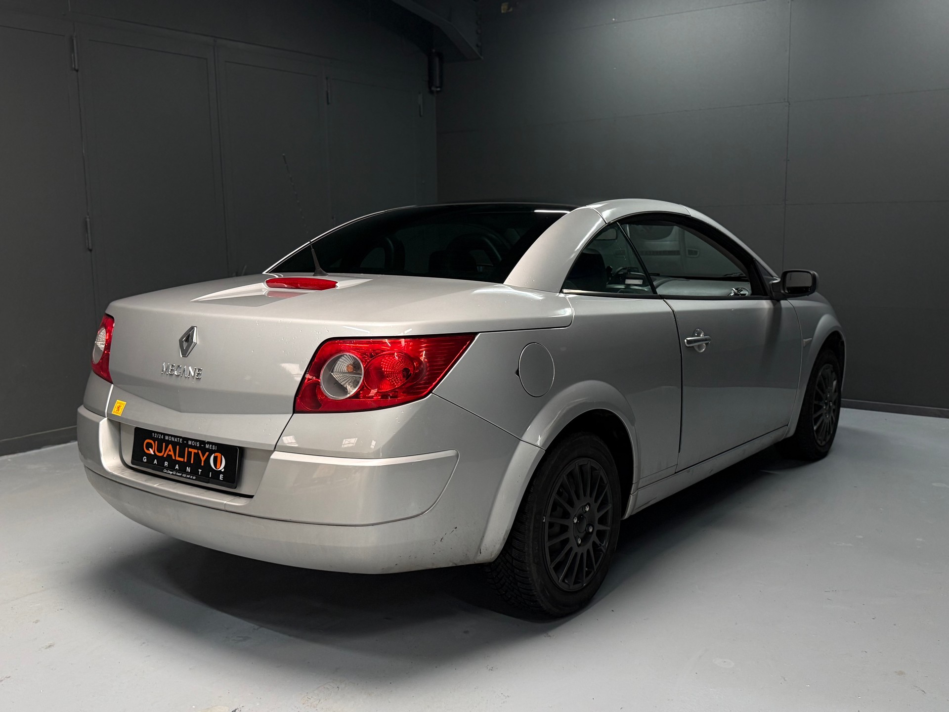 RENAULT Mégane C-C 2.0 16V Dynamique Confort-image-6