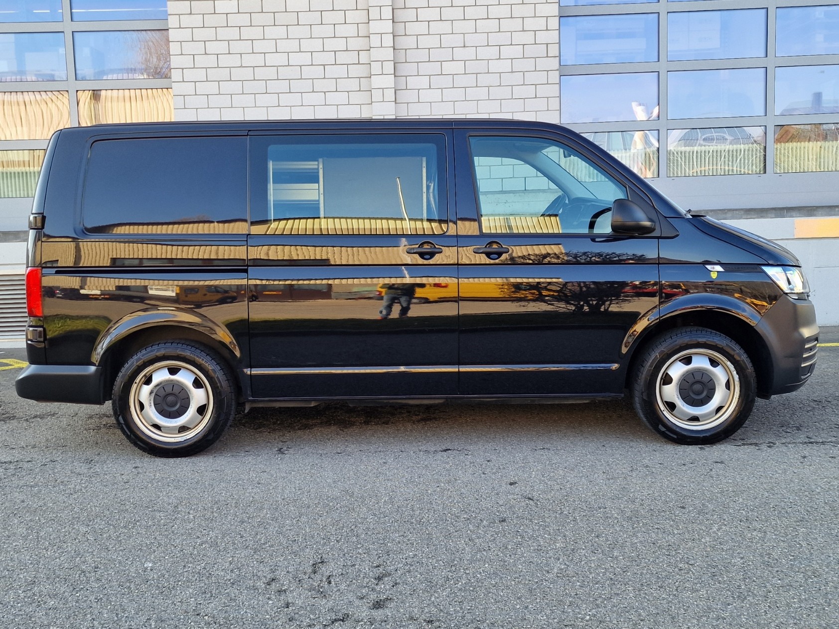 VW T6.1 2.0 Bi-TDI 4Motion DSG-image-3