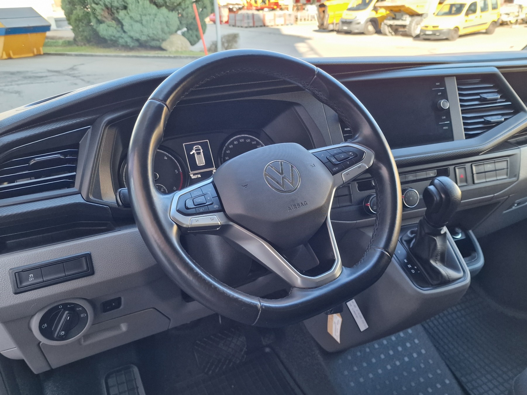 VW T6.1 2.0 Bi-TDI 4Motion DSG-image-8