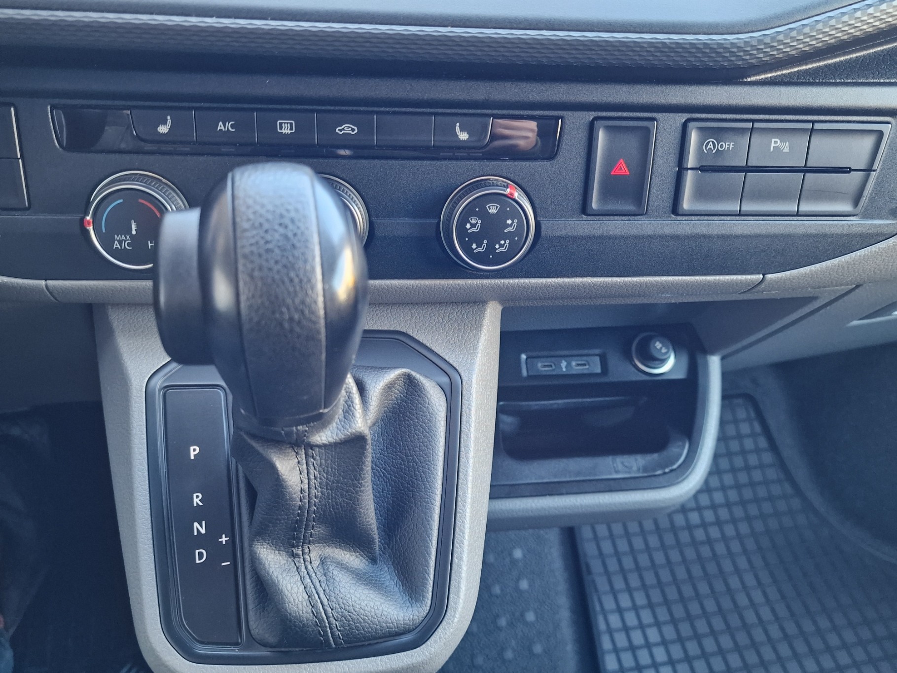 VW T6.1 2.0 Bi-TDI 4Motion DSG-image-10