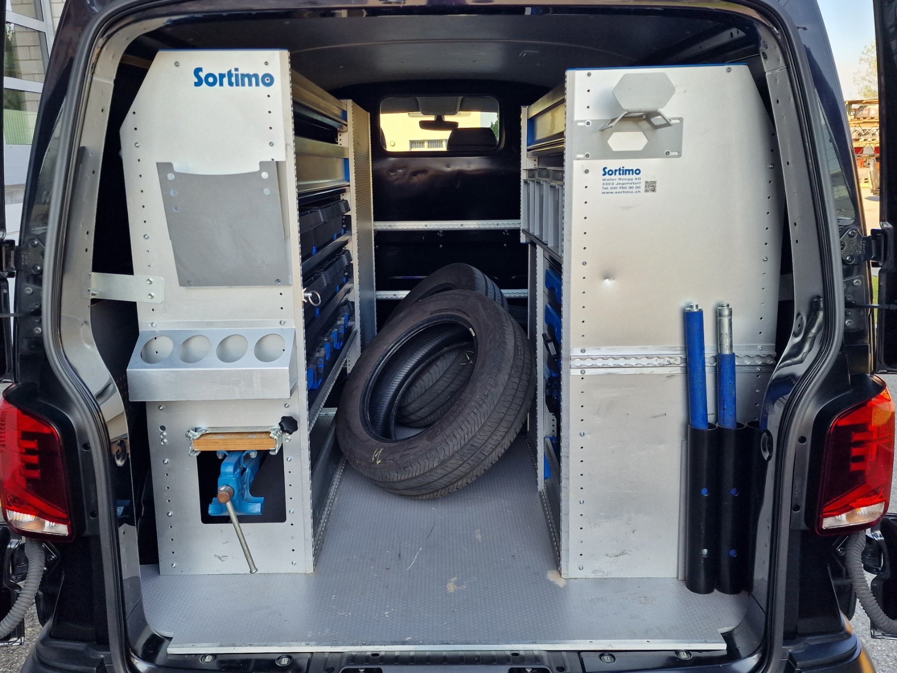 VW T6.1 2.0 Bi-TDI 4Motion DSG-image-13