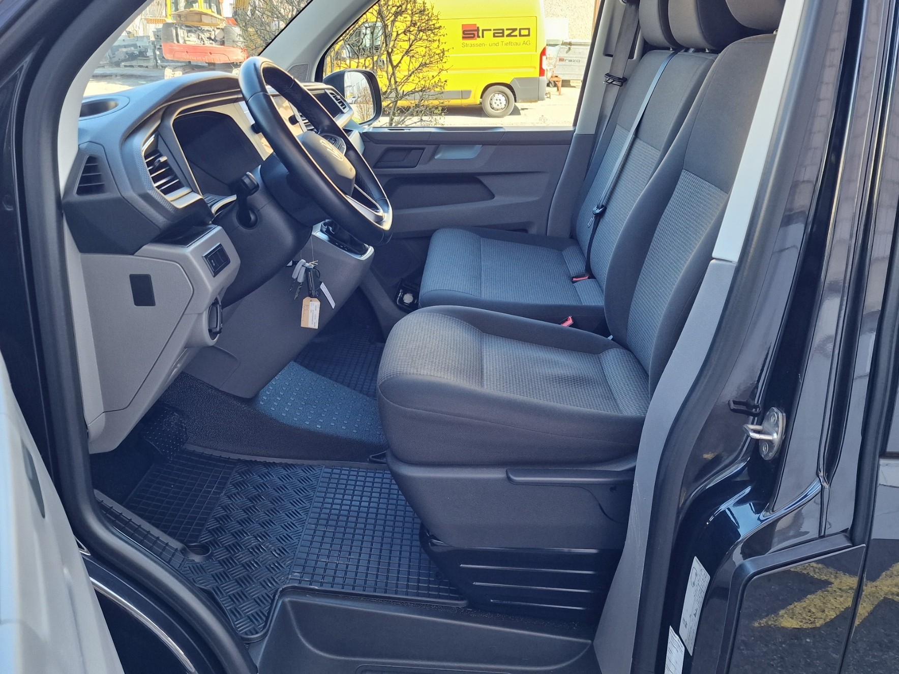 VW T6.1 2.0 Bi-TDI 4Motion DSG-image-7
