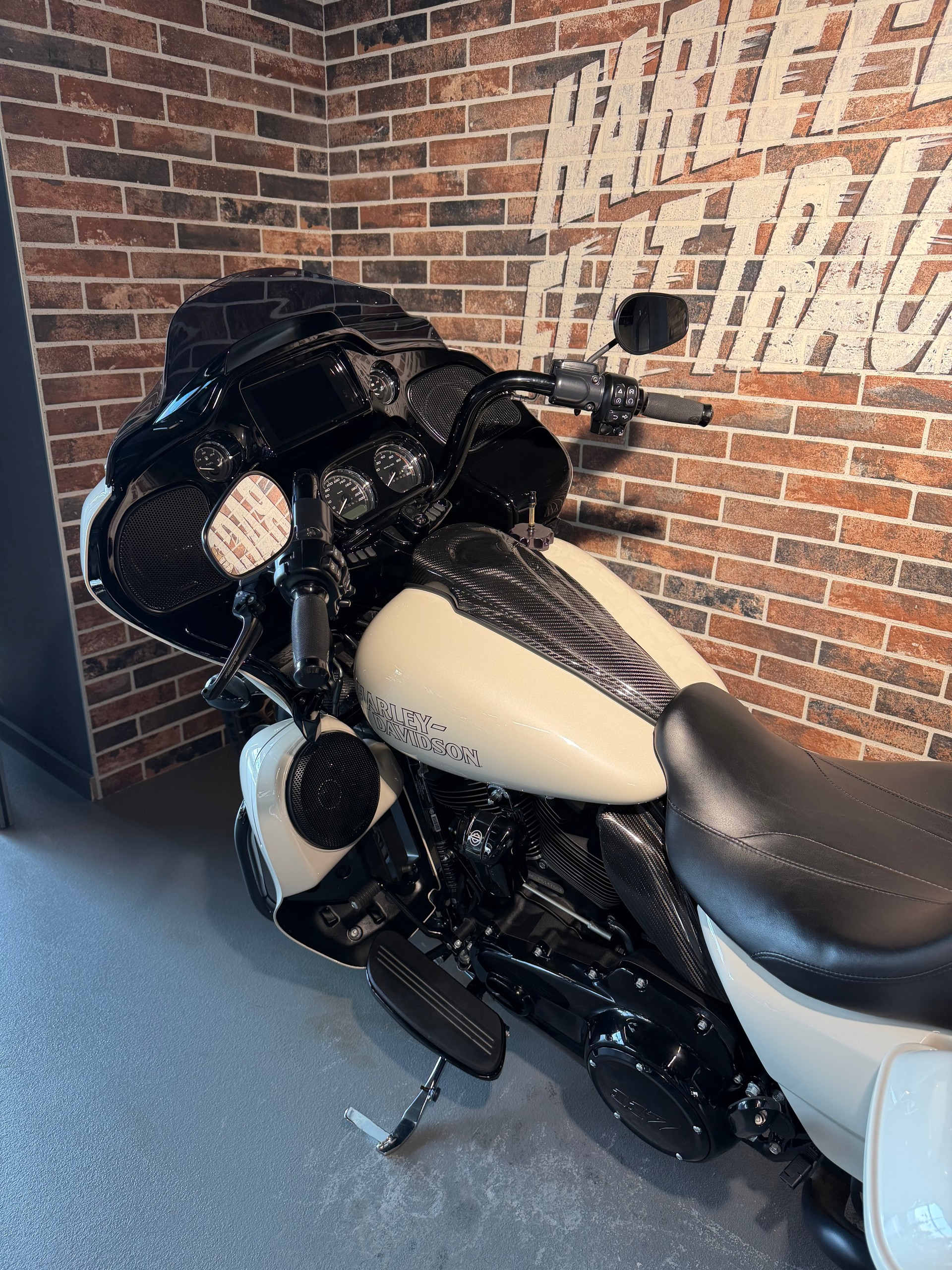 HARLEY-DAVIDSON FLTRXST Road Glide ST 117-image-5