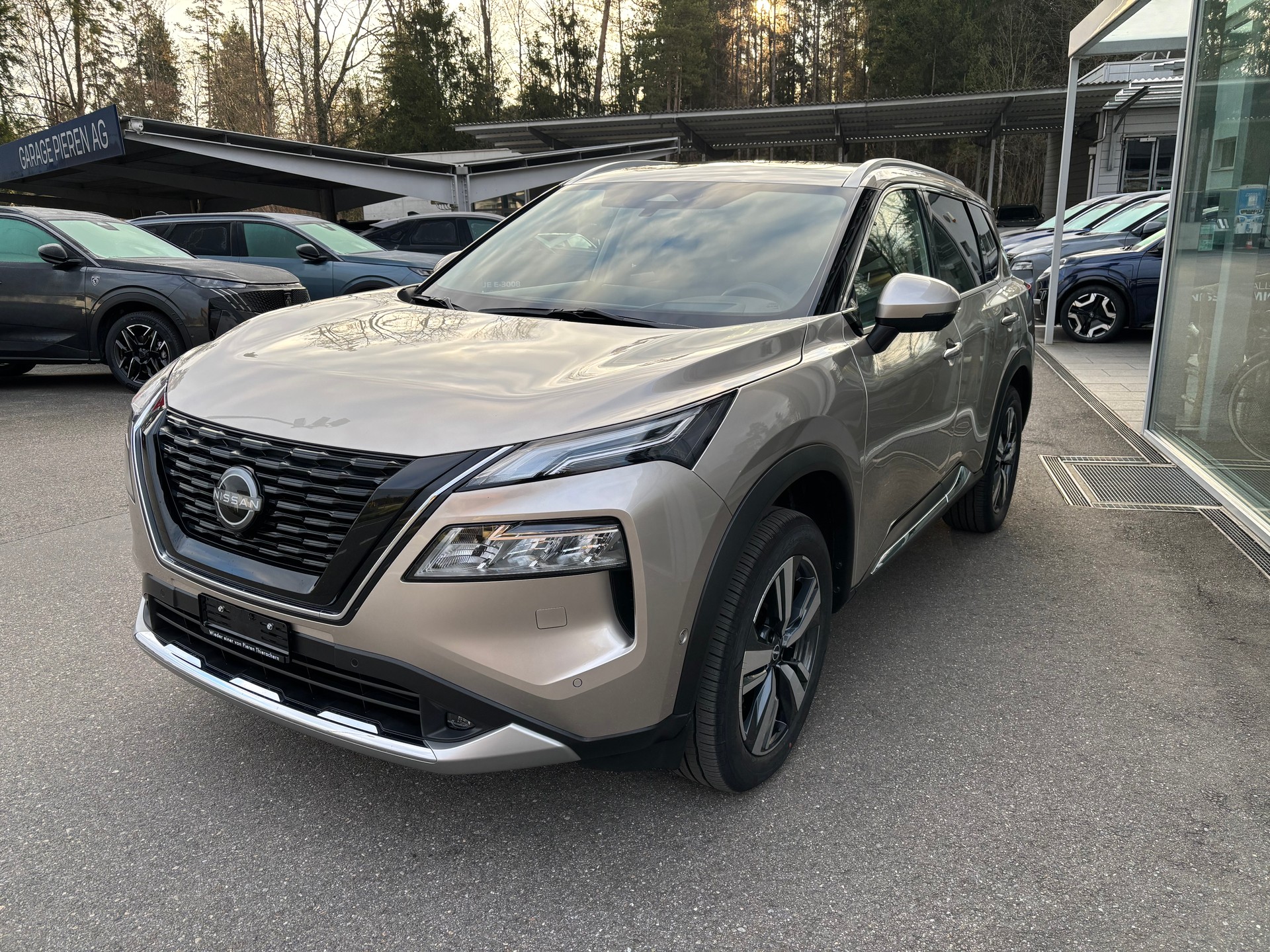NISSAN X-Trail 1.5 VC e-Power 4WD 7Pl. Unplugged Edition-image-1