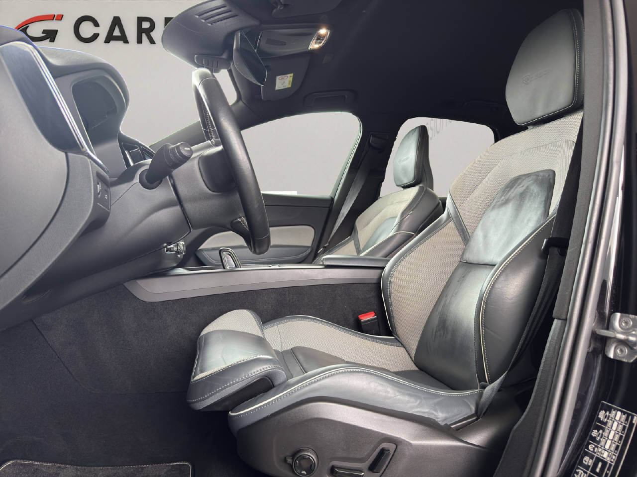 VOLVO XC60 2.0 B4 MH R-Design AWD-image-8