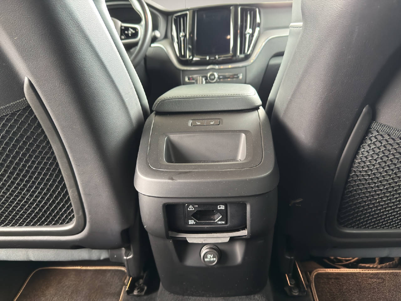 VOLVO XC60 2.0 B4 MH R-Design AWD-image-13