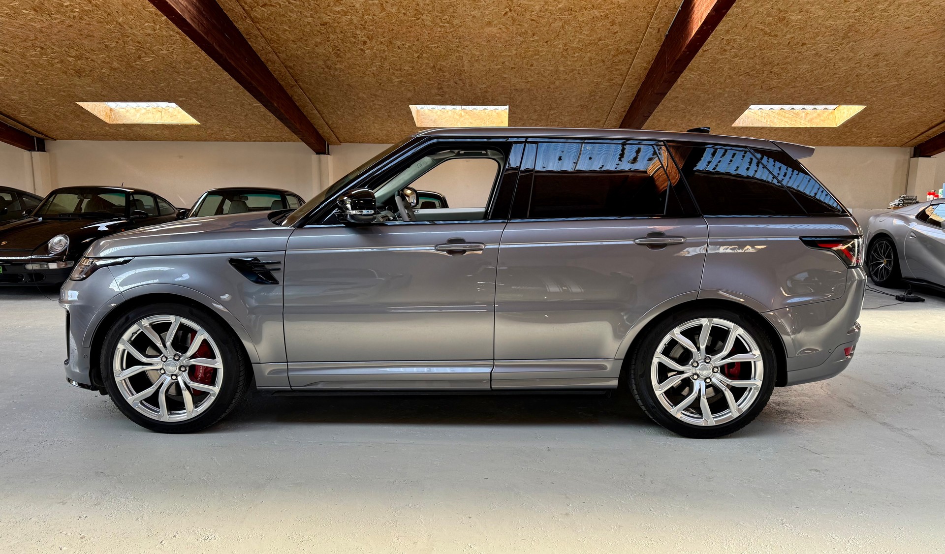 LAND ROVER Range Rover Sport 5.0 V8 S/C SVR Automatic-image-1
