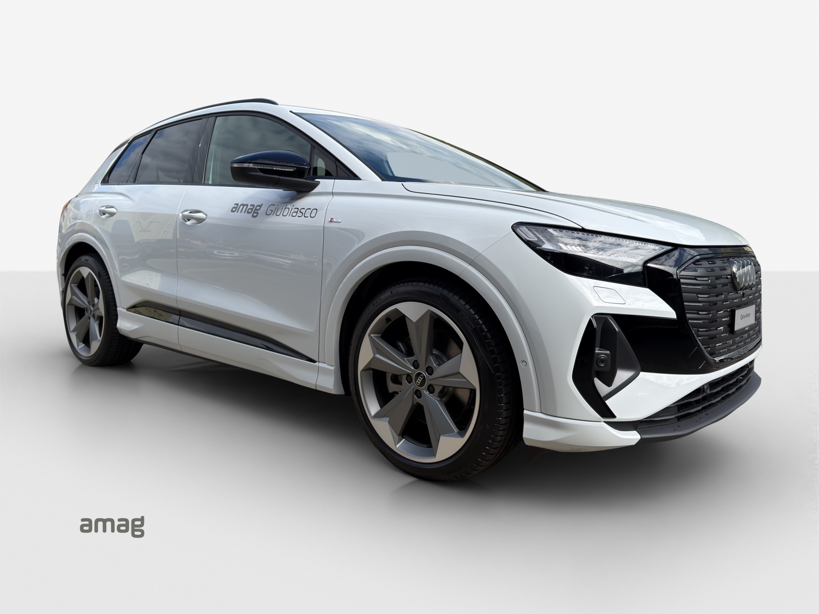 AUDI Q4 e-tron 45 Edition Swiss Ski quattro-image-6