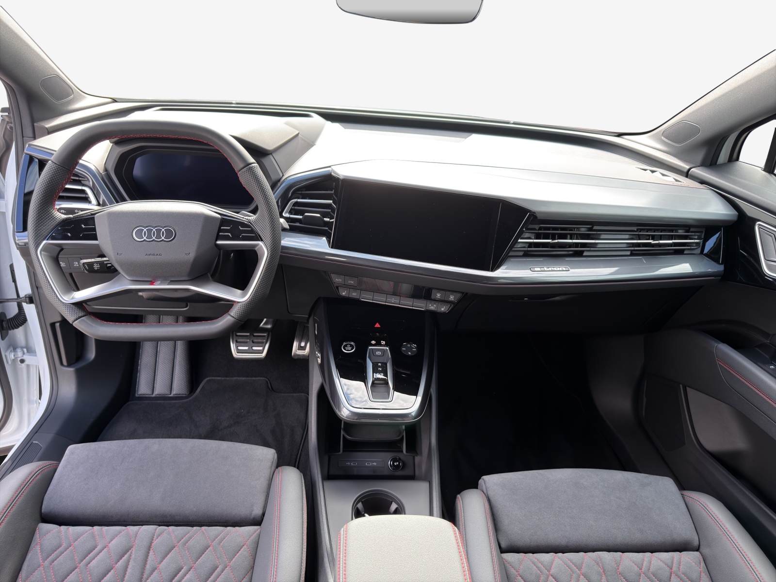 AUDI Q4 e-tron 45 Edition Swiss Ski quattro-image-9