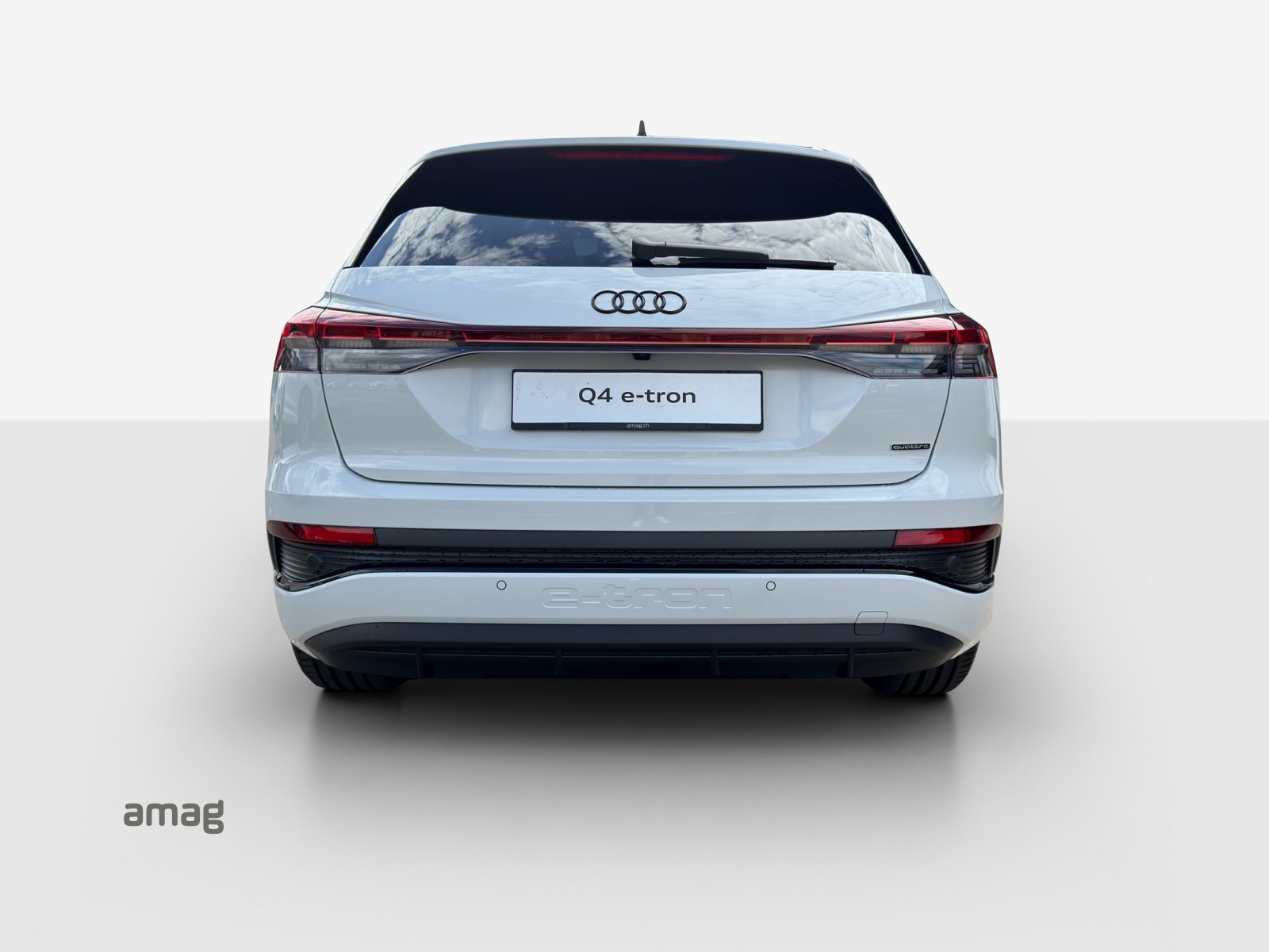 AUDI Q4 e-tron 45 Edition Swiss Ski quattro-image-4