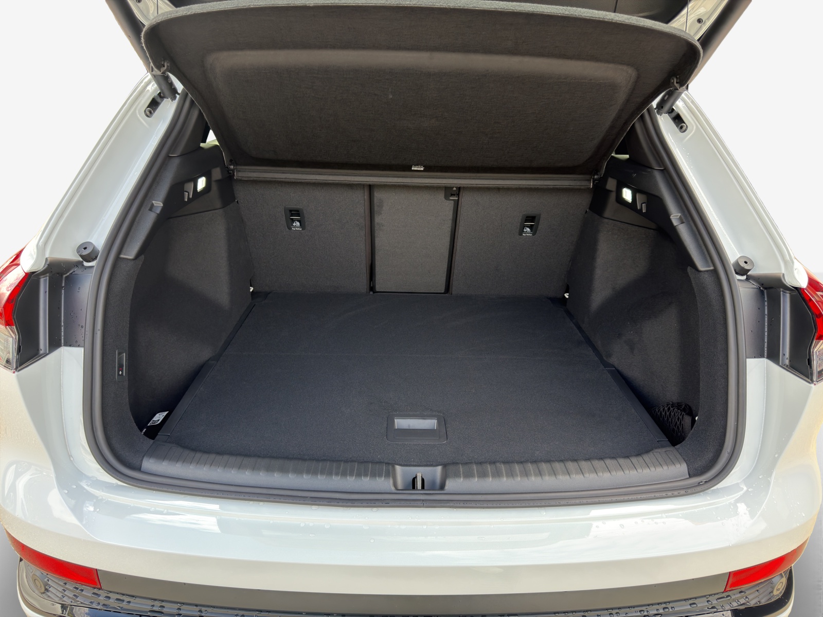 AUDI Q4 e-tron 45 Edition Swiss Ski quattro-image-13