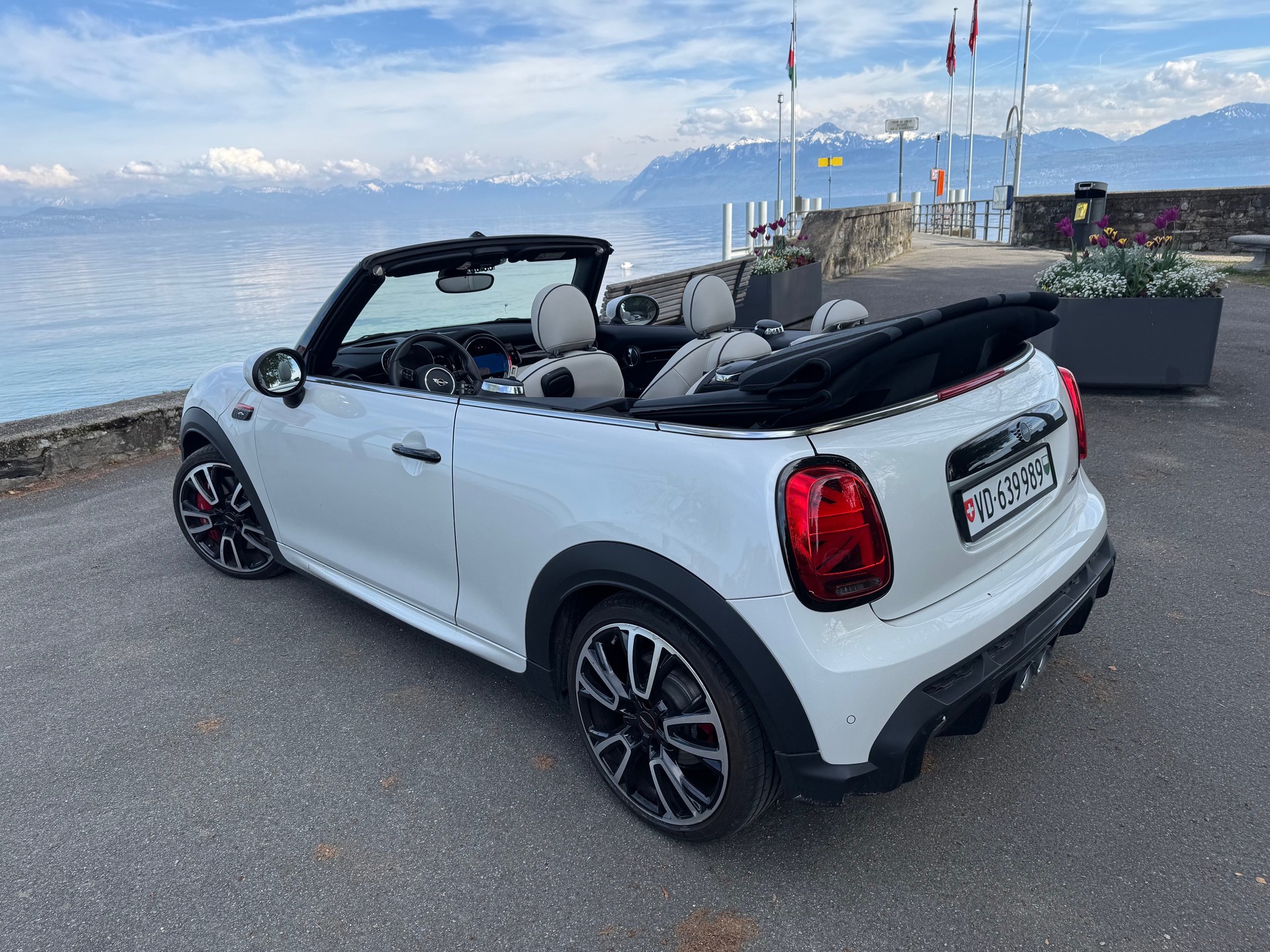 MINI Cooper John Cooper Works Cabriolet Steptronic-image-15