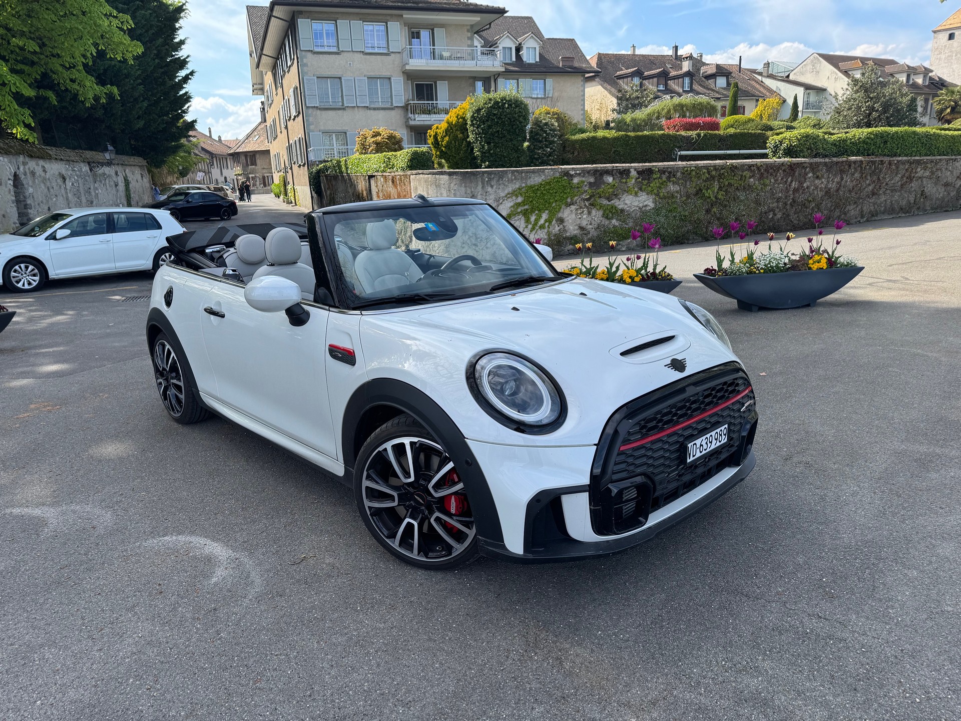 MINI Cooper John Cooper Works Cabriolet Steptronic-image-1