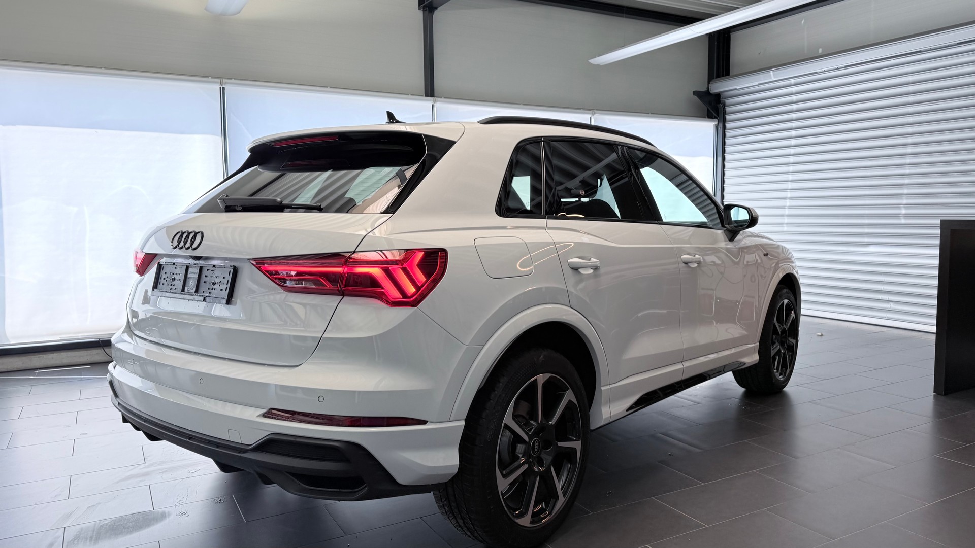 AUDI Q3 1.5 35 TFSI S line S-Tronic-image-9