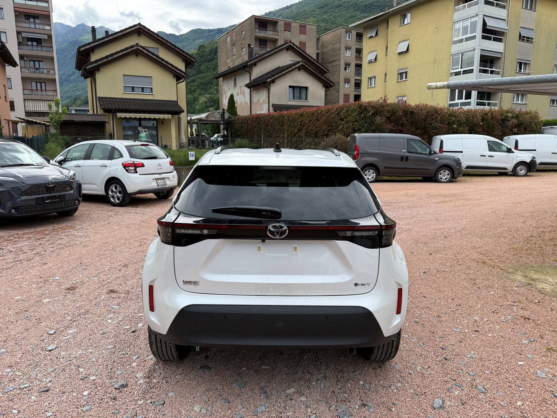 TOYOTA Yaris Cross 1.5 Hybrid Teamplayer-image-2