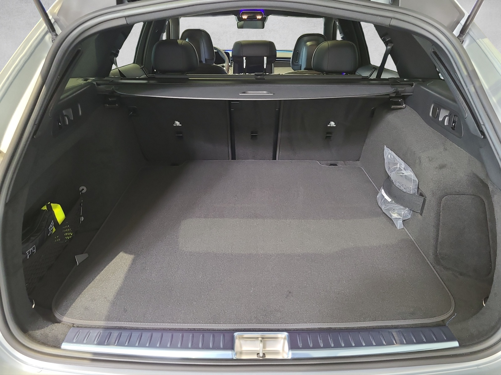MERCEDES-BENZ E 220 d T 4Matic 9G-Tronic-image-13