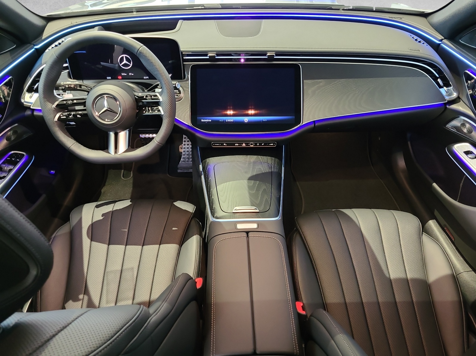 MERCEDES-BENZ E 220 d T 4Matic 9G-Tronic-image-11