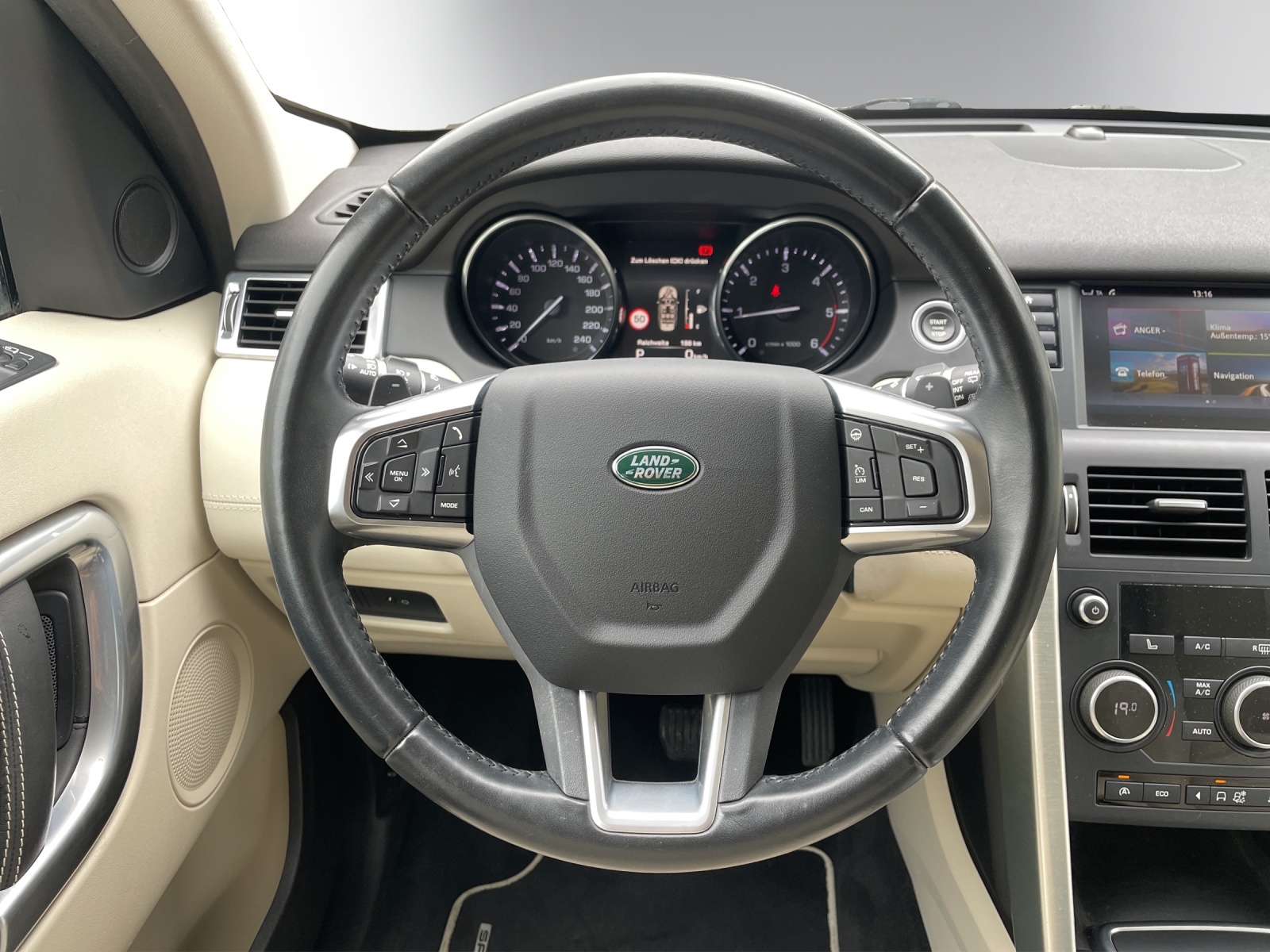 LAND ROVER Discovery Sport 2.0 TD4 HSE Luxury AT9-image-11