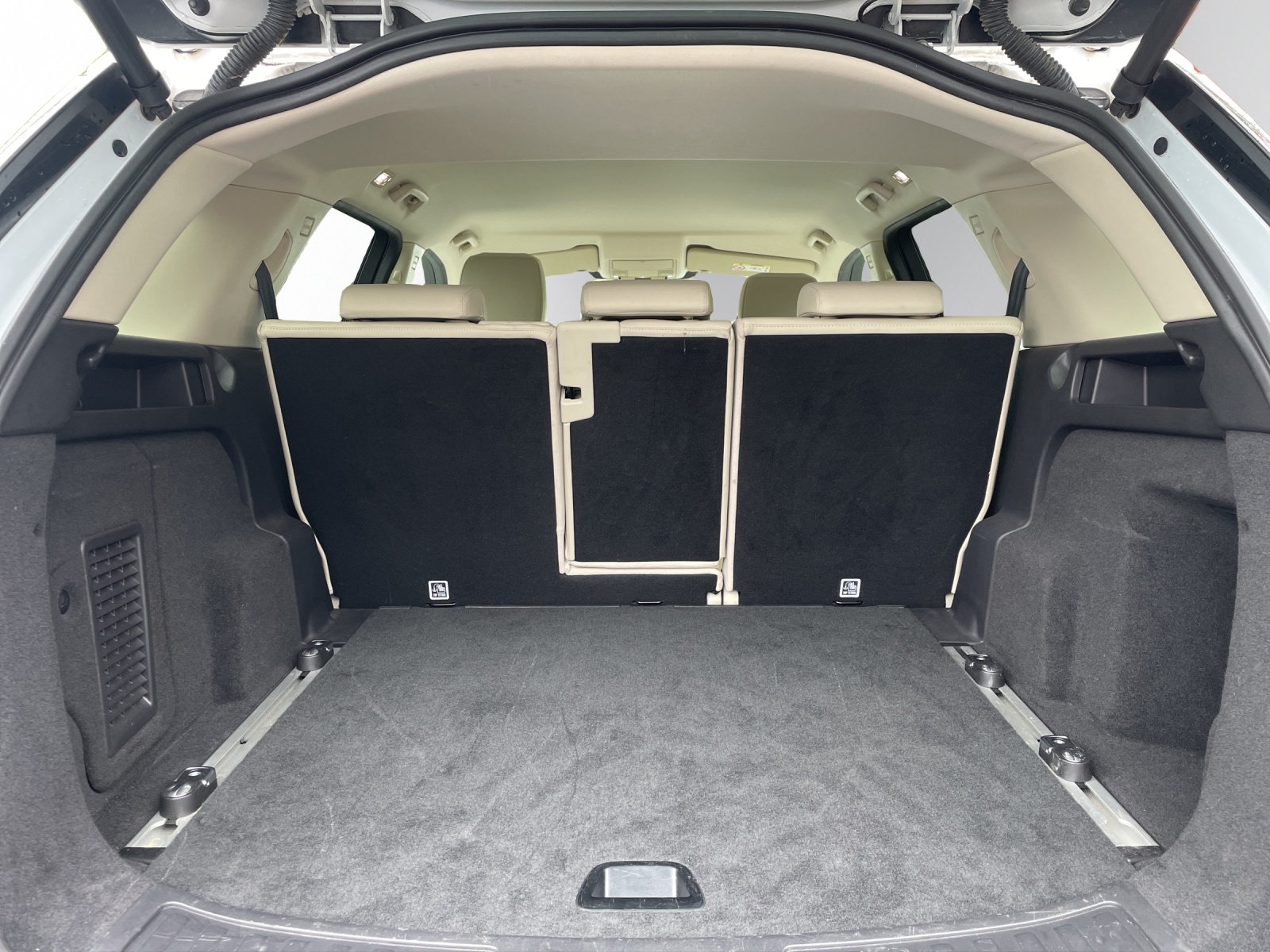 LAND ROVER Discovery Sport 2.0 TD4 HSE Luxury AT9-image-17