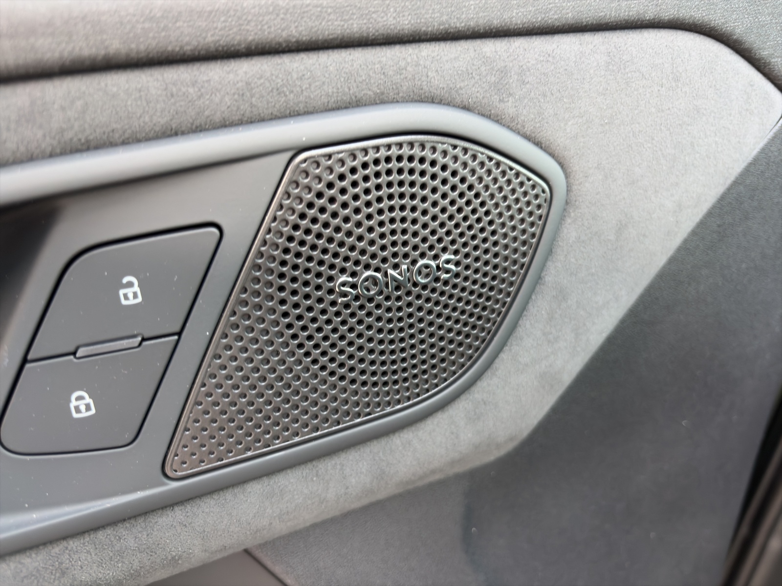 AUDI Q3 SUV 110 kW TFSI S tronic-image-12