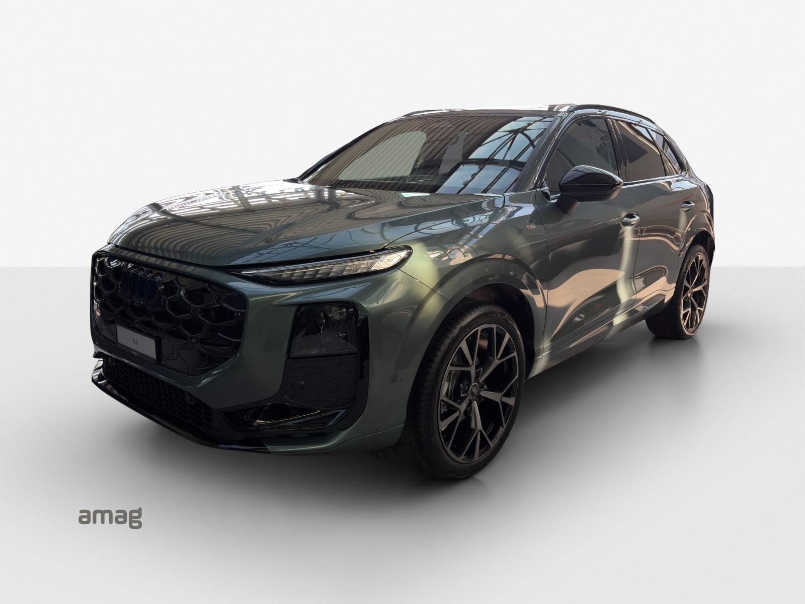 AUDI Q3 SUV 110 kW TFSI S tronic-image-0