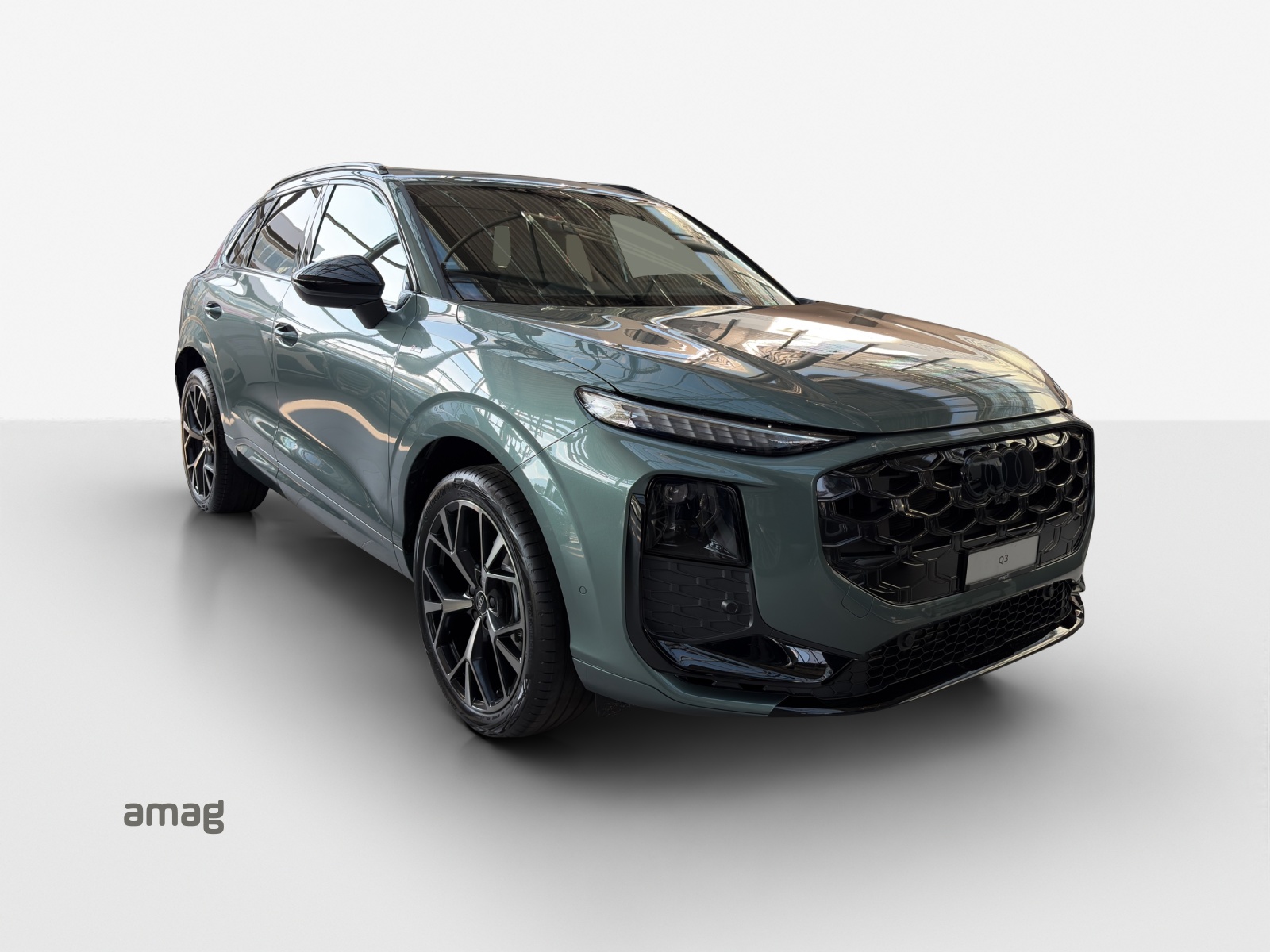 AUDI Q3 SUV 110 kW TFSI S tronic-image-4