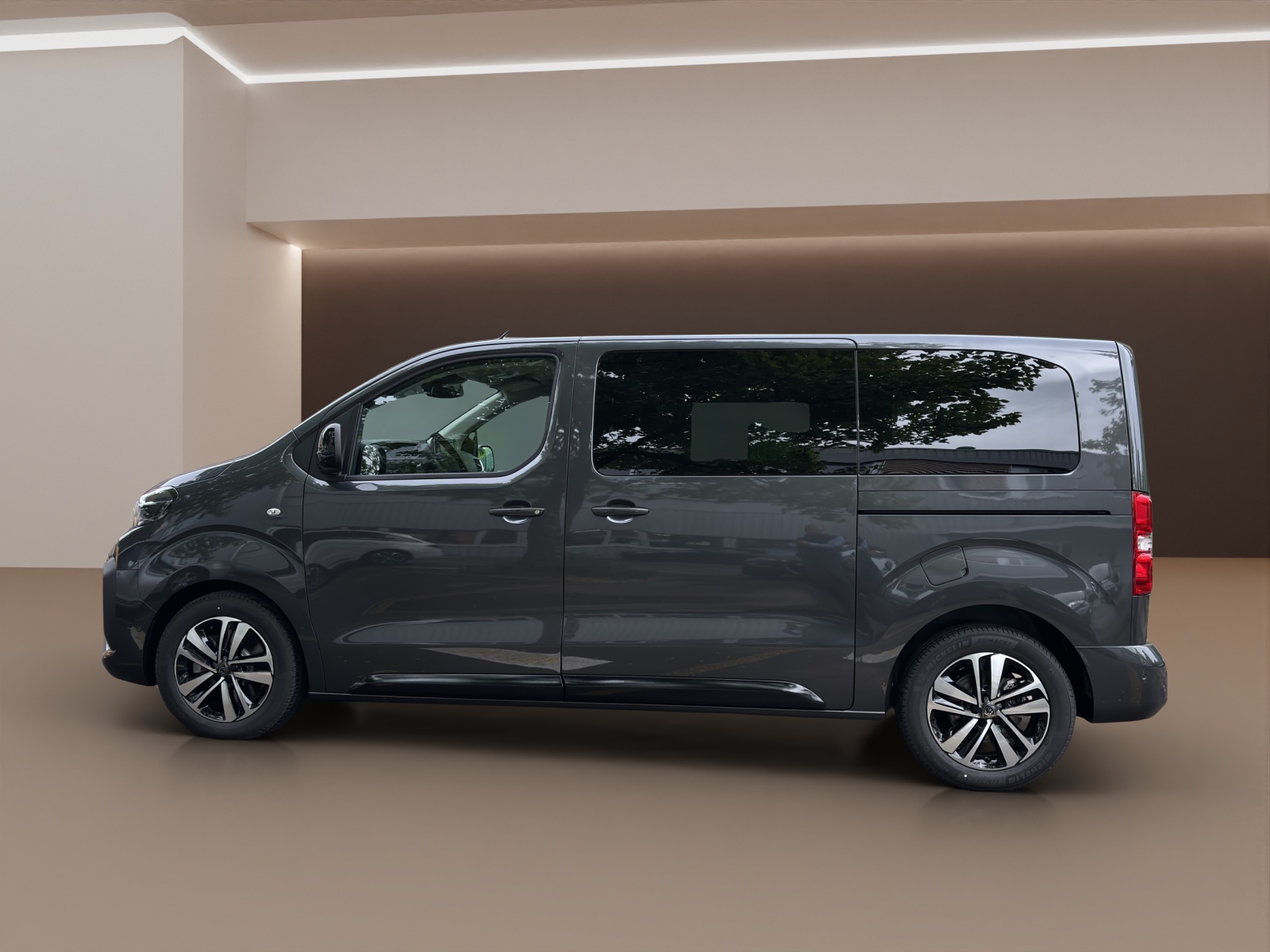 PEUGEOT Traveller Family Edition HDI 180 Automat-showroom-element-1