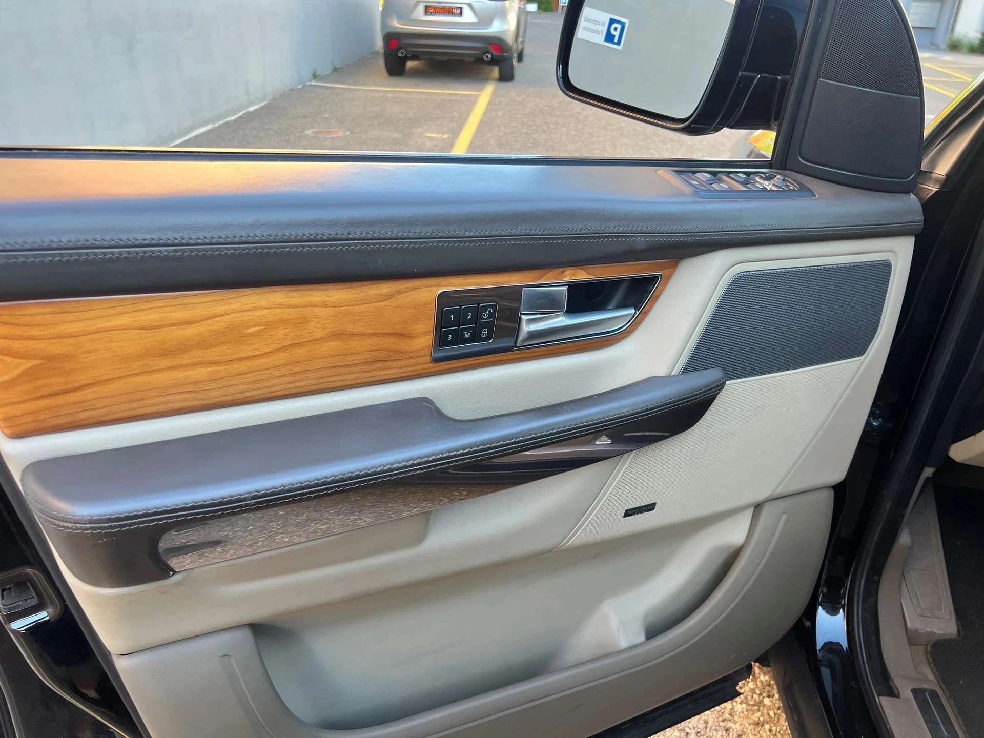 LAND ROVER Range Rover Sport 3.0 TDV6 HSE Automatic-image-7