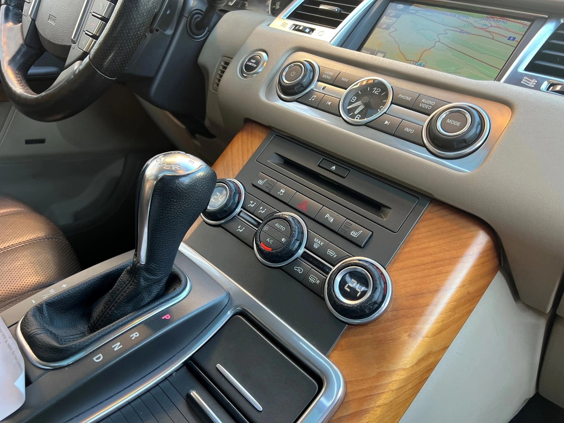 LAND ROVER Range Rover Sport 3.0 TDV6 HSE Automatic-image-11