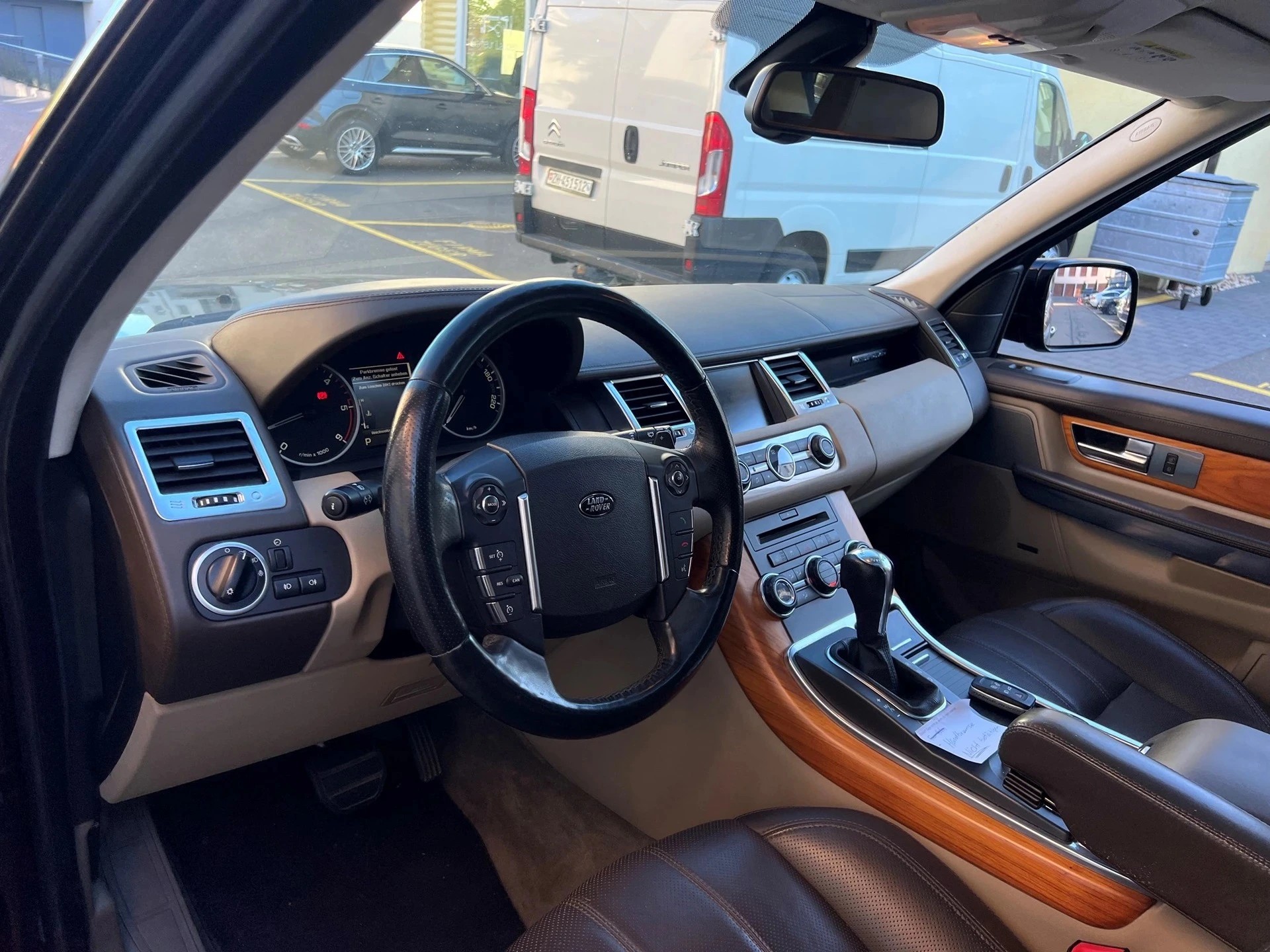 LAND ROVER Range Rover Sport 3.0 TDV6 HSE Automatic-image-6