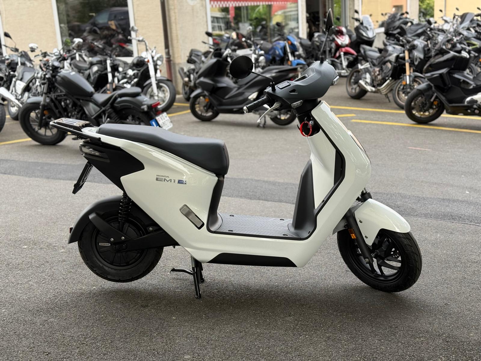 HONDA EM1-E-showroom-element-3