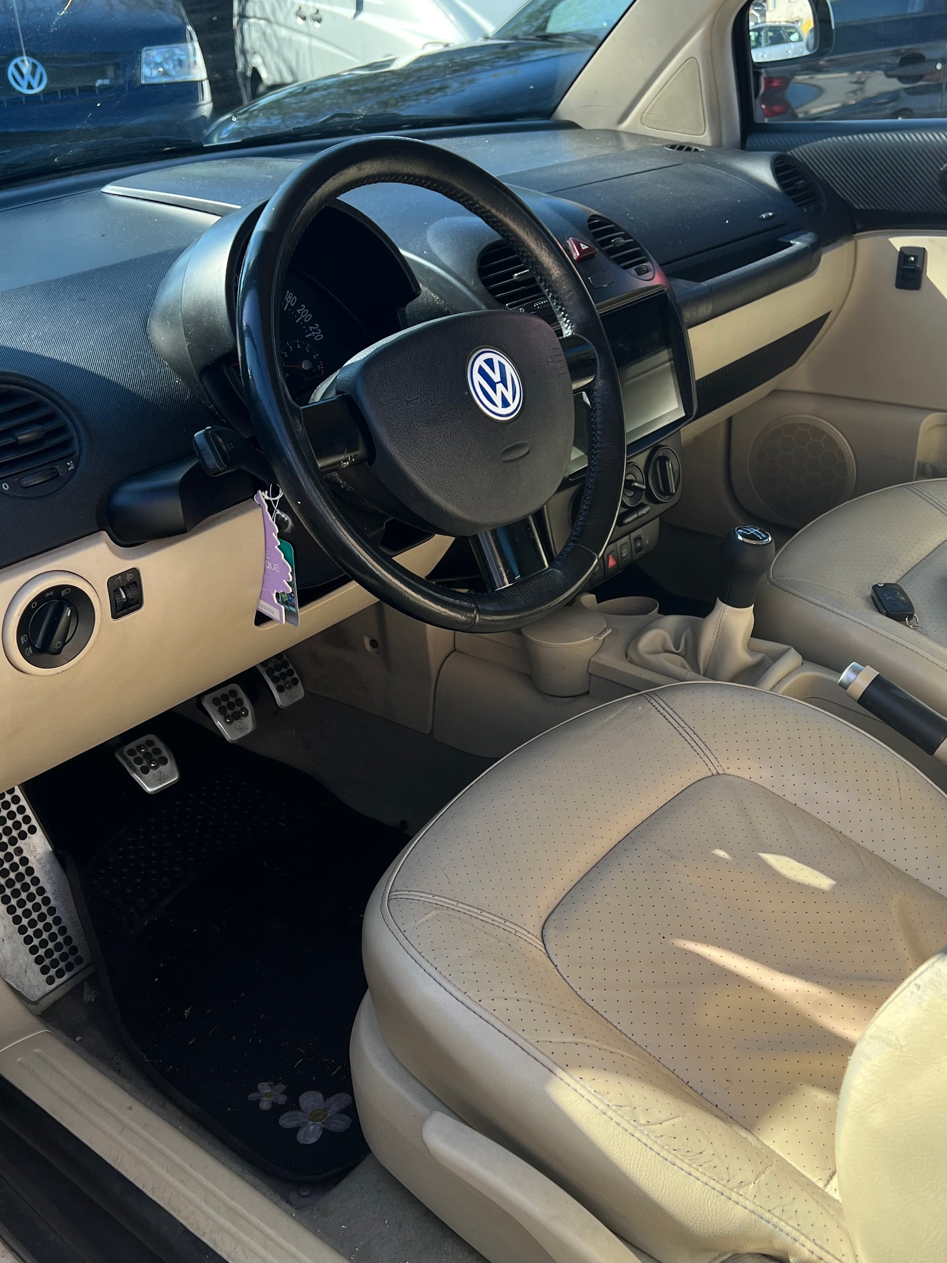 VW Beetle 2.0-image-5