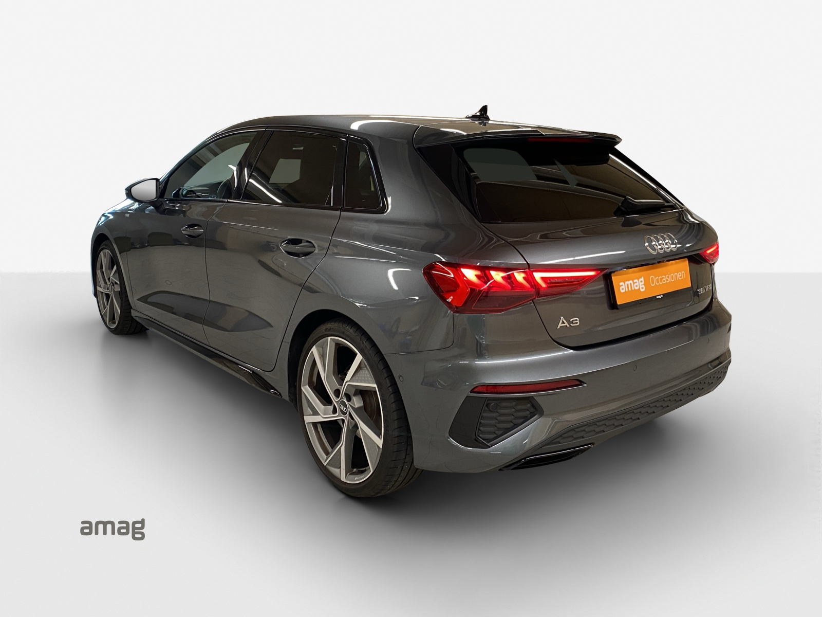 AUDI A3 Sportback 35 TFSI S line Attraction S-tronic-image-2