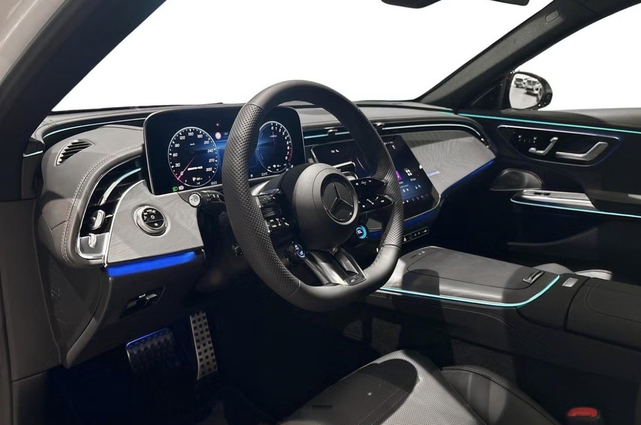 MERCEDES-BENZ E 53 Hybrid T 4Matic+-image-6