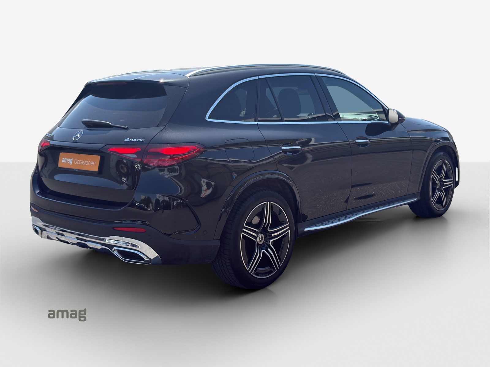 MERCEDES-BENZ GLC 300 4Matic AMG Line 9G-Tronic-image-4