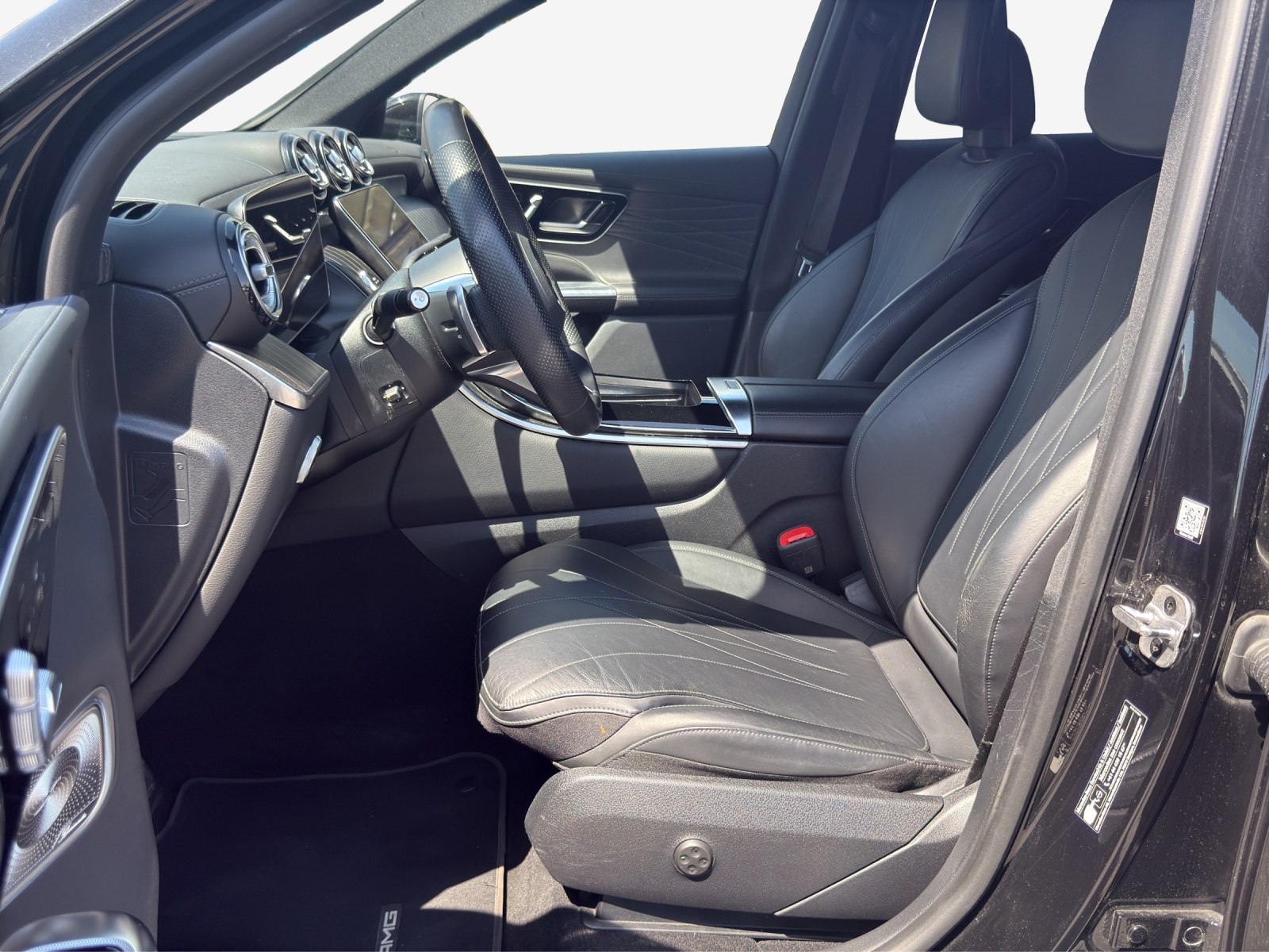 MERCEDES-BENZ GLC 300 4Matic AMG Line 9G-Tronic-image-7
