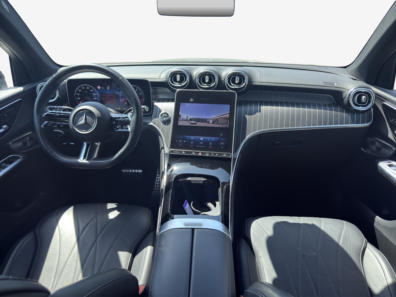 MERCEDES-BENZ GLC 300 4Matic AMG Line 9G-Tronic-image-8