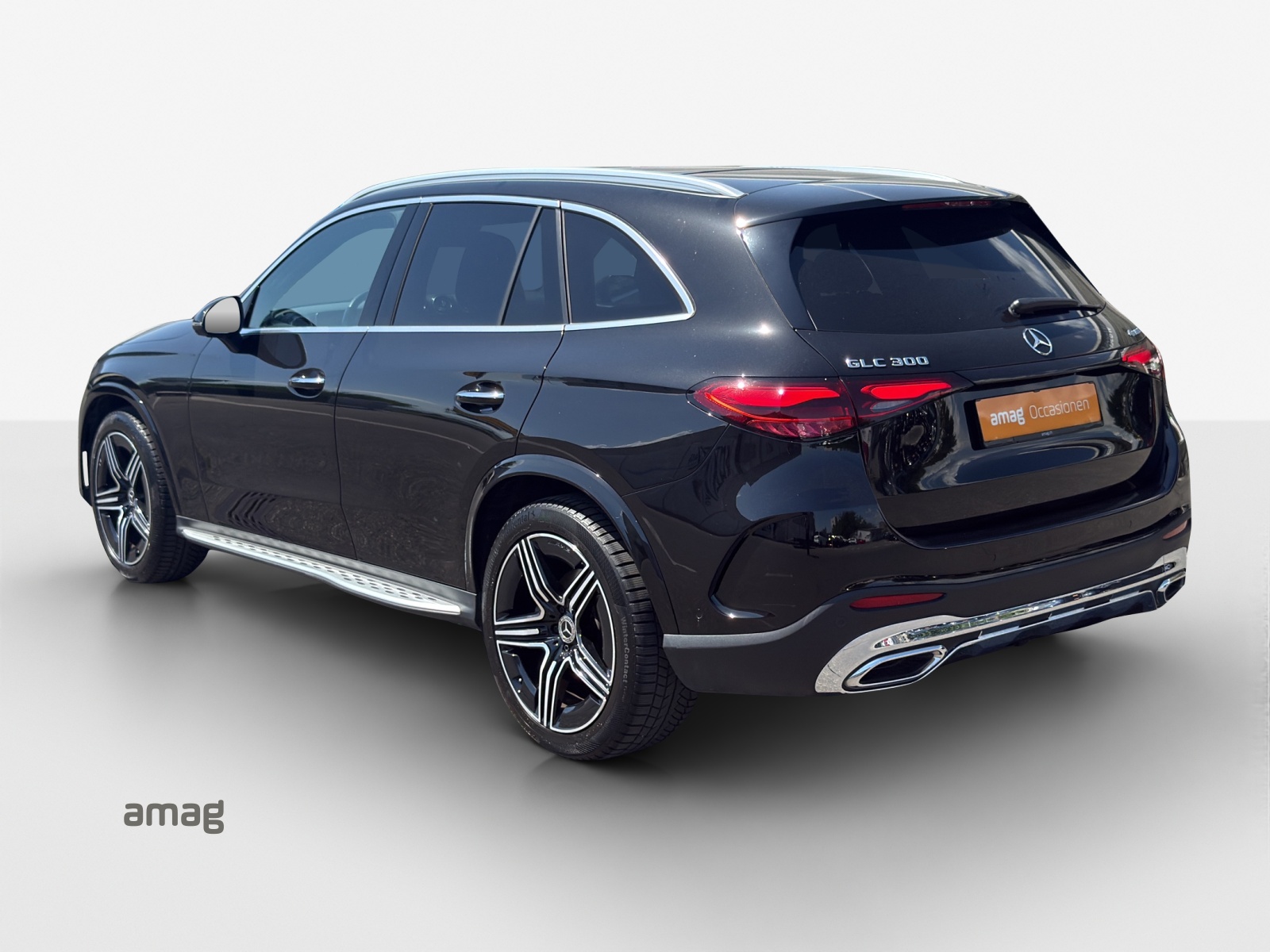 MERCEDES-BENZ GLC 300 4Matic AMG Line 9G-Tronic-image-2